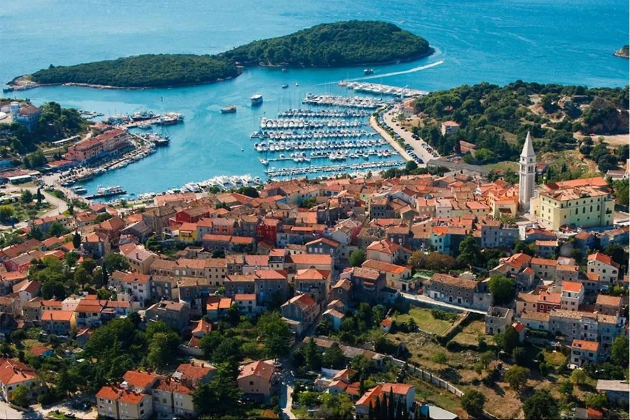 Two Bedrooms Apartment Vrsar Goga-Max 4 Pax, Beach Area