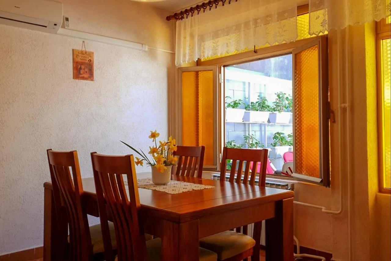Two Bedrooms Apartment Vrsar Goga-Max 4 Pax, Beach Area 0*,